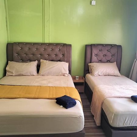 Oceanboys Inn Kampong Pasir Panjang  エクステリア 写真