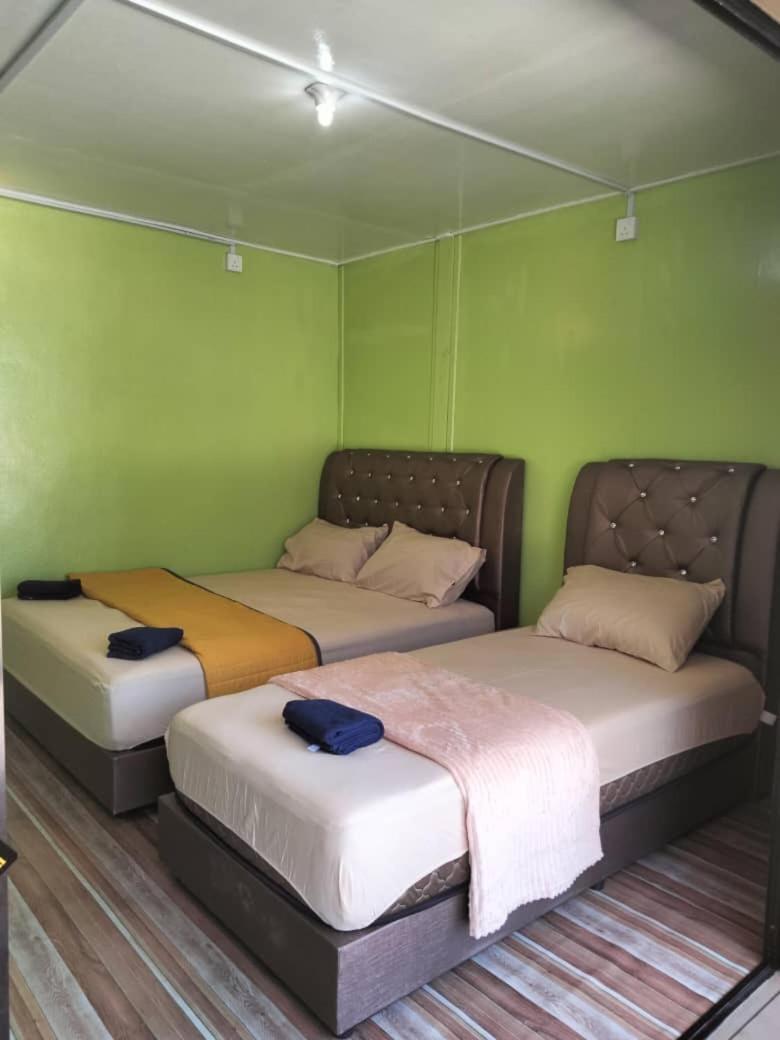 Oceanboys Inn Kampong Pasir Panjang  エクステリア 写真