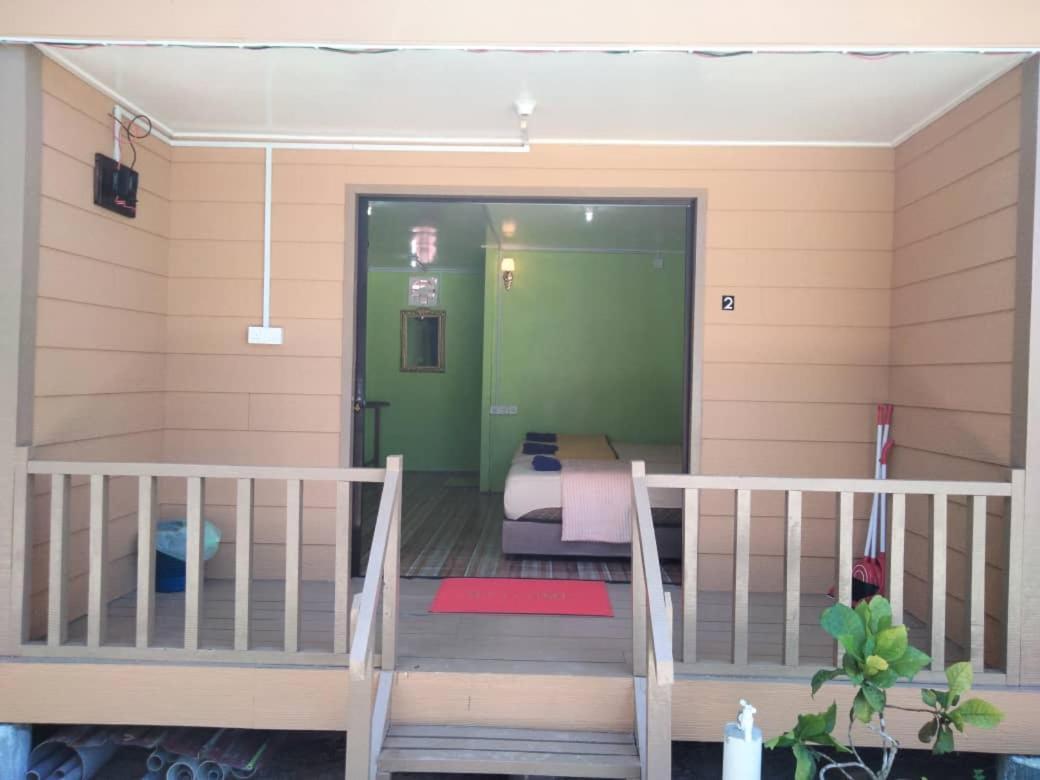 Oceanboys Inn Kampong Pasir Panjang  エクステリア 写真